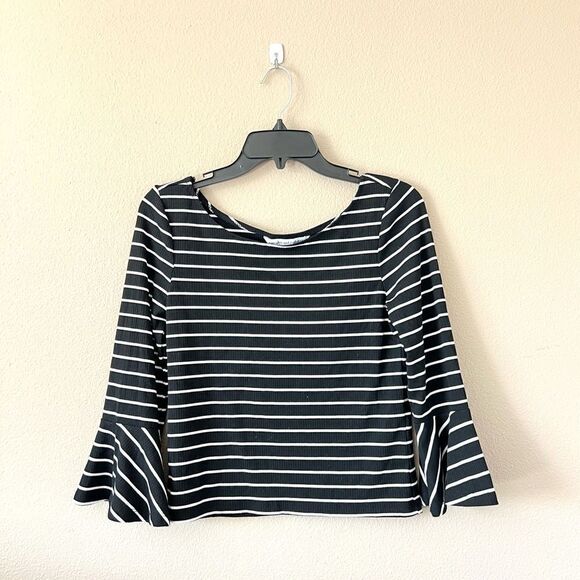 Cupcakes and Cashmere Kacela Striped Flutter Sleeves Top - Picture 1 of 7